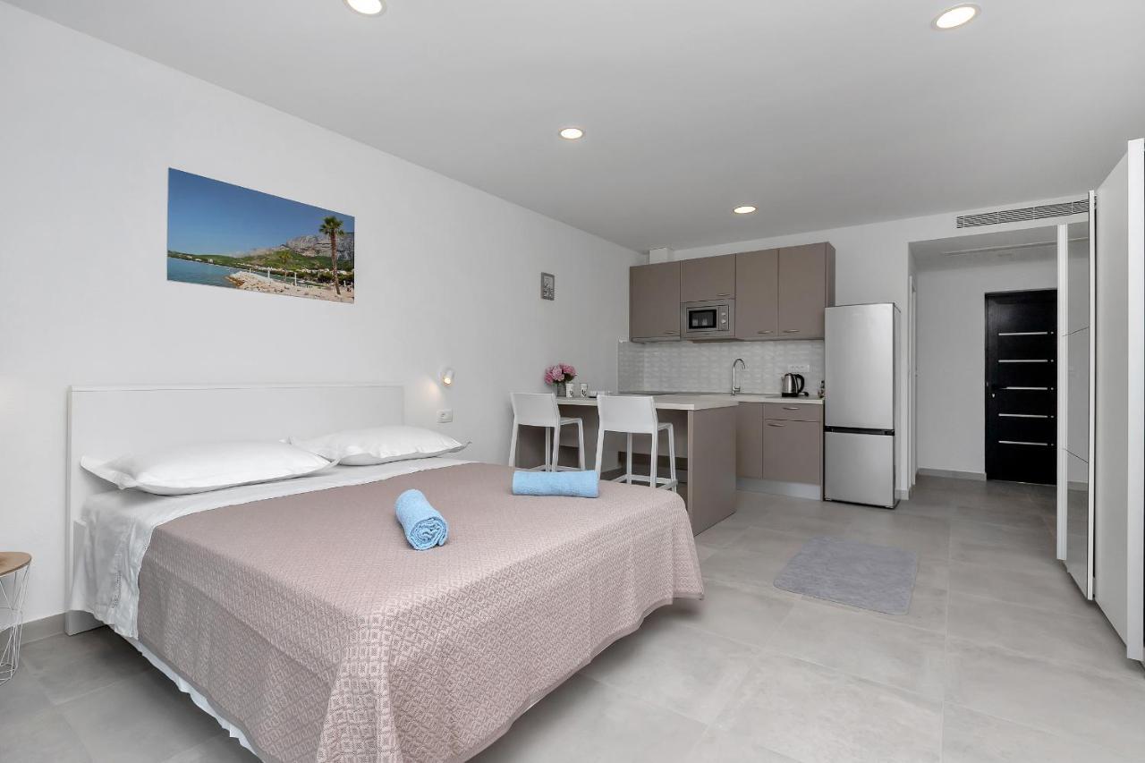 Central Beach Apartments Tucepi Bagian luar foto
