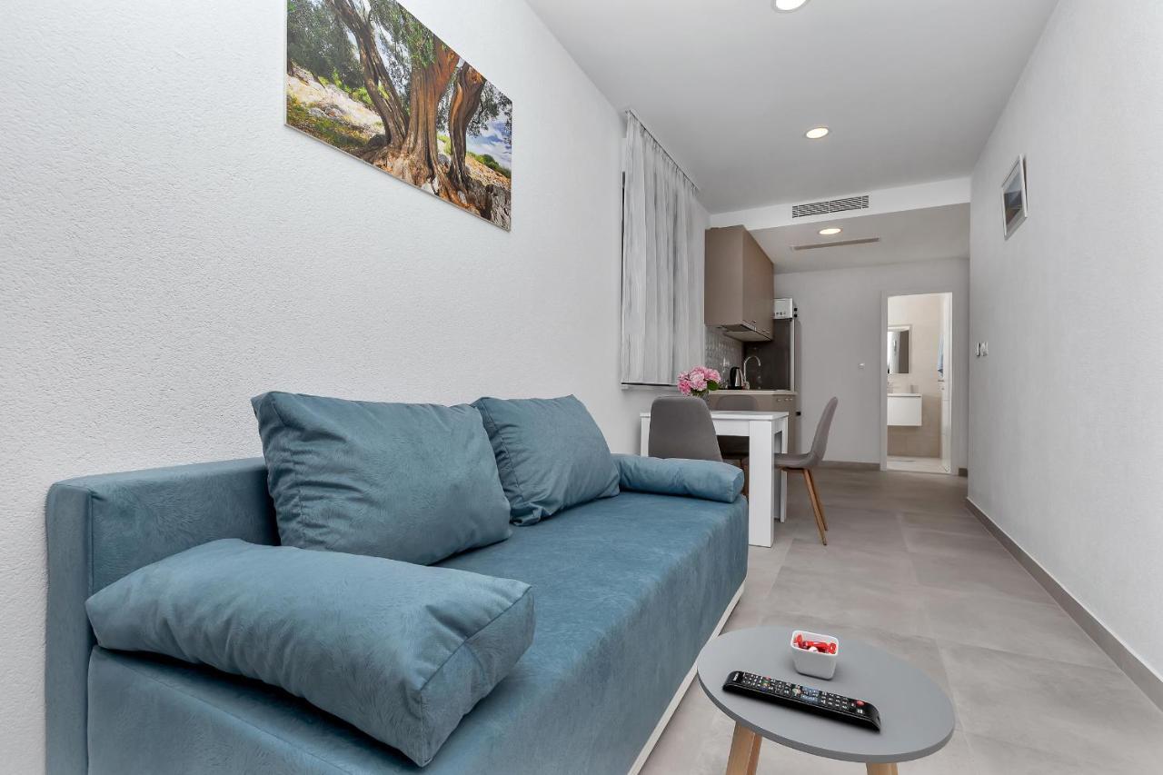 Central Beach Apartments Tucepi Bagian luar foto