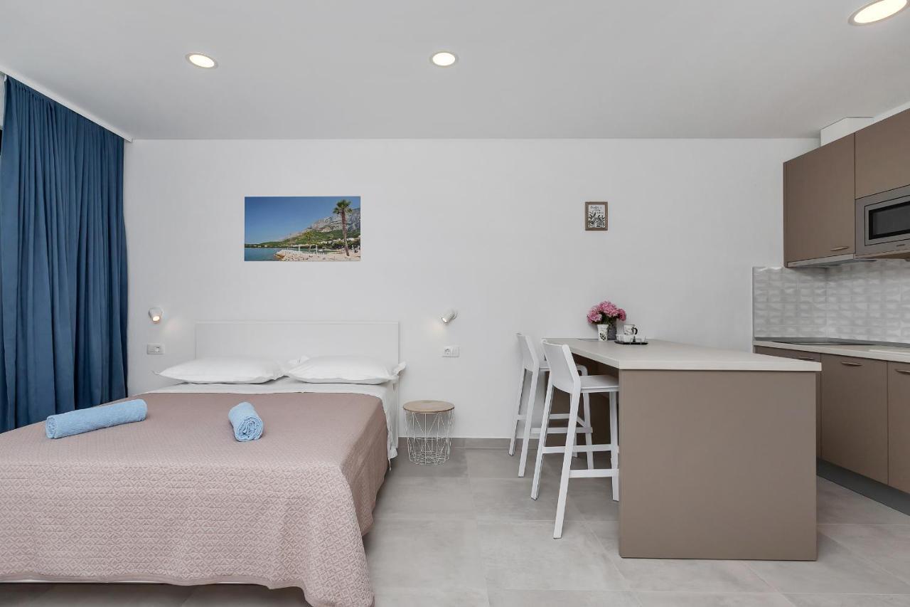 Central Beach Apartments Tucepi Bagian luar foto