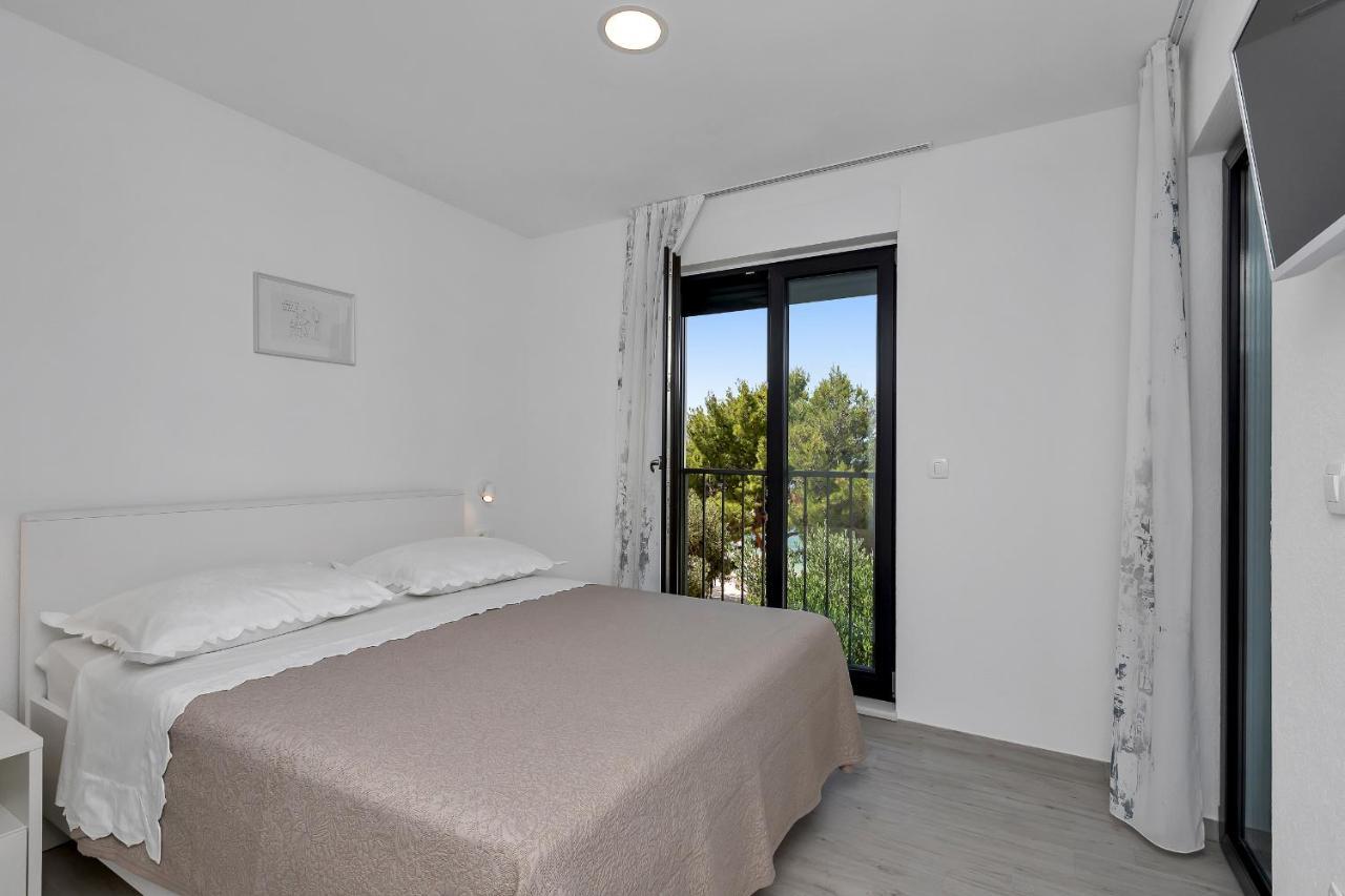 Central Beach Apartments Tucepi Bagian luar foto